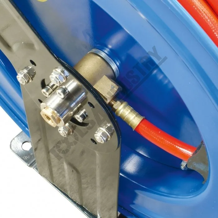 H040 Industrial Retractable Air Hose - Image 4