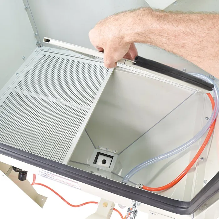 S301 Industrial Sandblasting Cabinet - Image 15